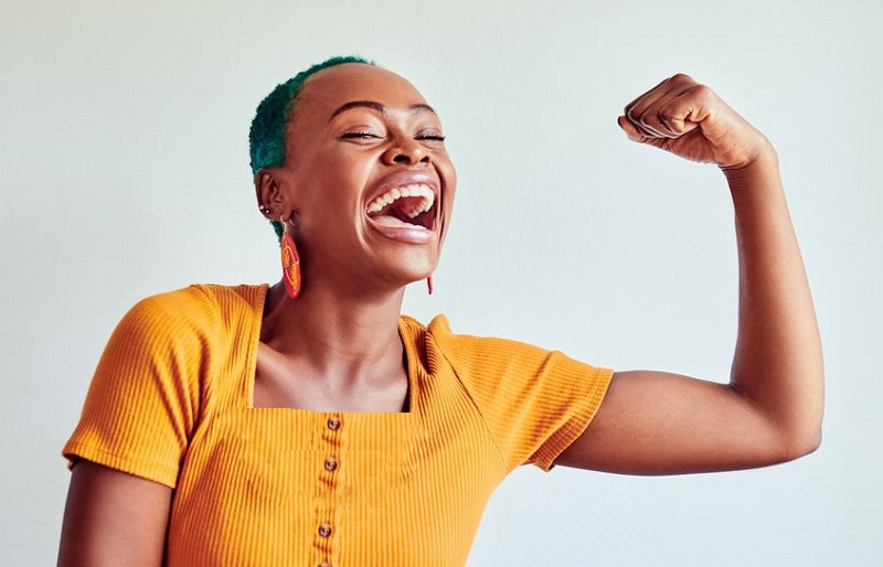 ۱۰ عادت افرادی که در سختی ها هم قوی می همانند 4 1700681421 907 ۱۰ عادت افرادی که در سختی ها هم قوی می