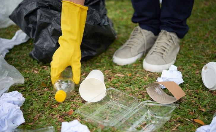 ۹ ویژگی رفتاری کسانی که بویی از ادب و تربیت نبرده اند