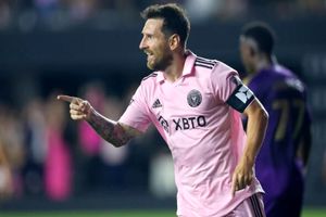 مسی بازیکن مصدوم را هم دریبل کرد/ ویدئو