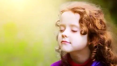 پرورش یک کودک شاد، خردمند و آرام با تمرین ذهن آگاهی