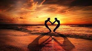 15 شگرد روانشناختی ساده برای این که بدانید فردی شما را دوست دارد یا خیر_طلوع شرق 16 سرنخ های عاشقانه: 15 شگرد روانشناختی ساده برای اینکه بدانید کسی شما را دوست دارد یا خیر