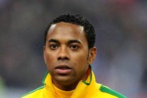 «روبینیو» بازداشت شد/ اولین تصاویر از بازداشت ستاره برزیلی به جرم تجاوز