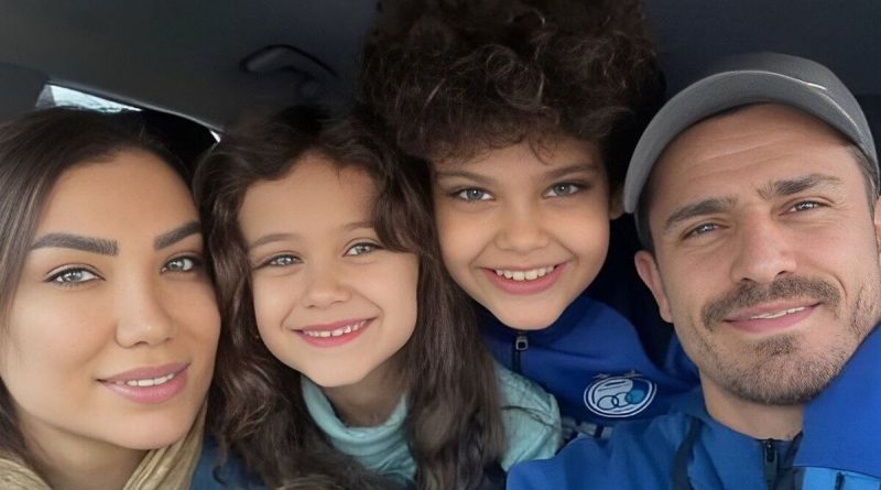 عکسی از وریا غفوری و خانواده‌اش که به تازگی منتشر شده / همه درباره زیبایی‌های یک خانواده حرف می‌زنند (+عکس)