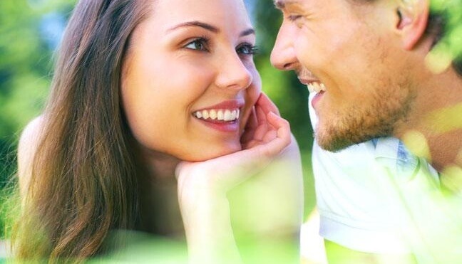 چطور رمز و رازهای "نگاه" را در رابطه کشف کنیم؟_طلوع شرق 10 نگاه اغواگر