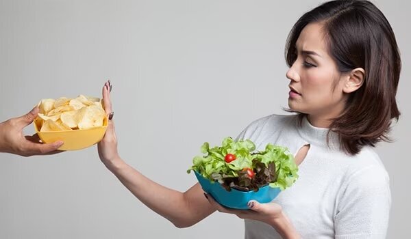 آب رسانی پوست از درون؛ با مراعات این نکات خشکی پوست را از بین بردن کنید_طلوع شرق 18 آبرسانی پوست از درون؛ با رعایت این نکات خشکی پوست را رفع کنید