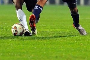 کتک کاری وحشتناک داور در بازی فوتبال دسته 2 جوانان تهران/ دستور موقت برای خاطیان/ ویدئو