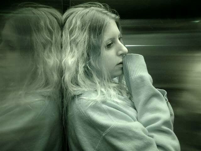 با "دلسوزی برای خود" و حس "قربانی شدن" خداحافظی کنید_طلوع شرق 13 احساس دلسوزی برای خود