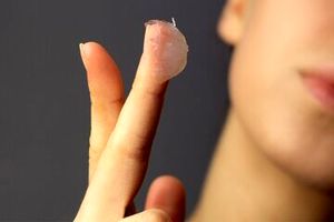 وازلین برای پوست؛ خوب است یا بد؟