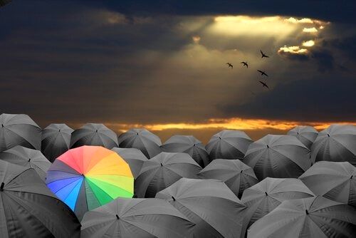 هنگامی دیگران را قضاوت می کنیم چه اتفاقی می افتد؟_طلوع شرق 10 وقتی دیگران را قضاوت می کنیم چه اتفاقی می افتد؟