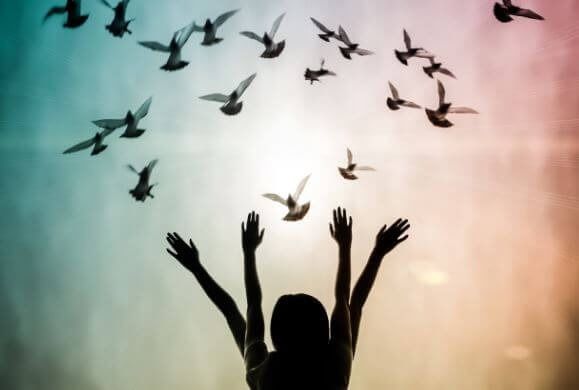 هنگامی دیگران را قضاوت می کنیم چه اتفاقی می افتد؟_طلوع شرق 12 وقتی دیگران را قضاوت می کنیم چه اتفاقی می افتد؟