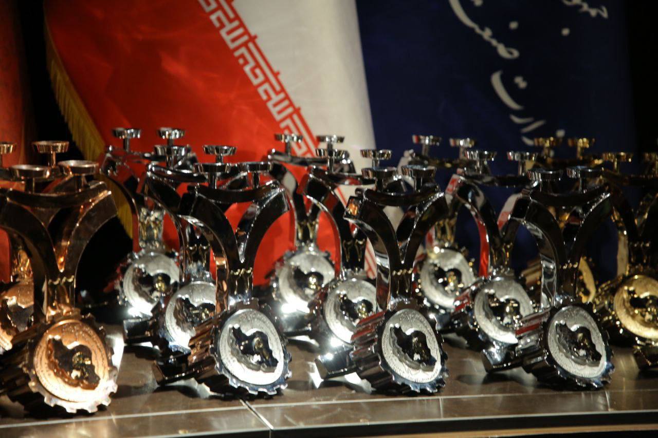 قدم بزرگ دولت سیزدهم در حمایتاز حقوق مصرف کنندگان/ ۳۶ برگزیده بیستودومین همایش ملی حمایتاز حقوق مصرفکنندگان معارفه شدند_طلوع شرق 7 photo_2024-06-16_11-21-13