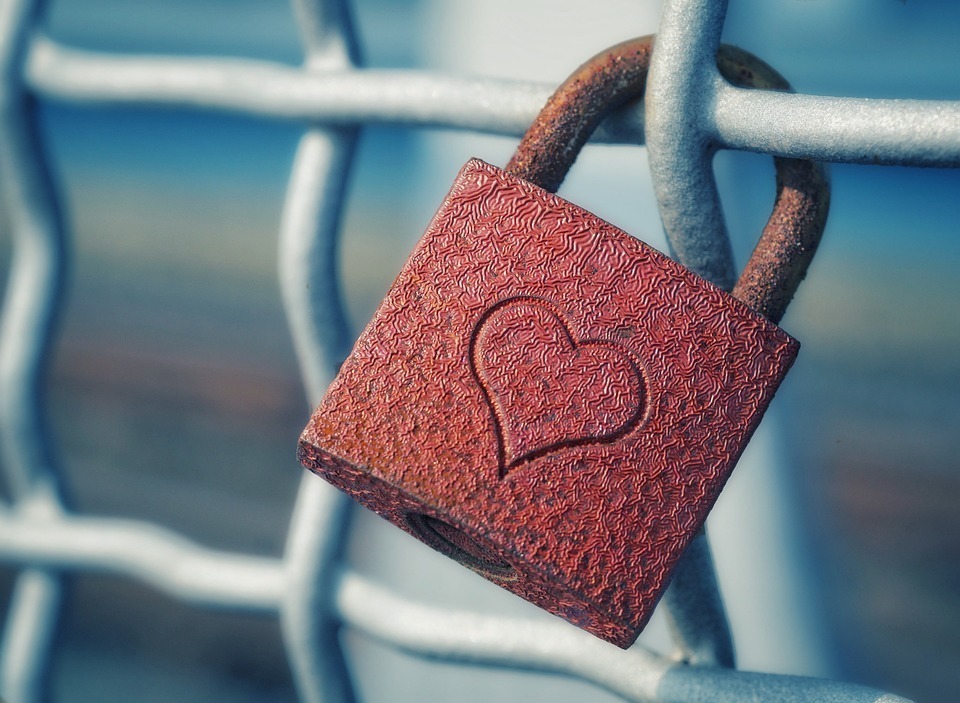 وابستگی عاطفی چه اثری بر زندگی ما می گذارد؟_طلوع شرق 13 وابستگی عاطفی