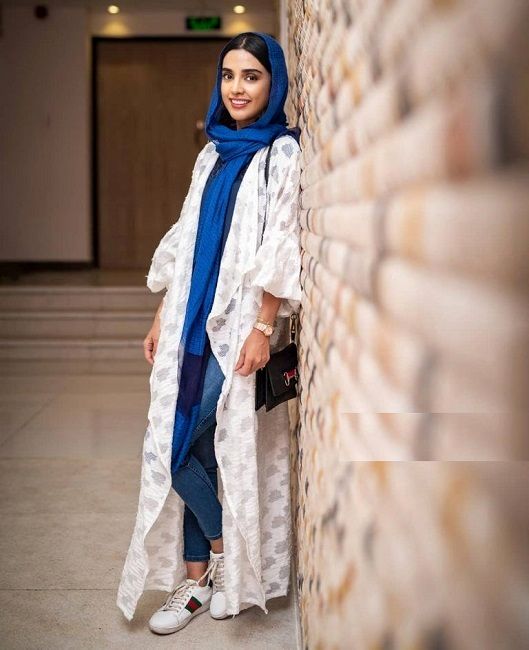 بیوگرافی الهه حصاری بازیگر سینما و تلویزیون_طلوع شرق 19 1719633066 926 بیوگرافی الهه حصاری بازیگر سینما و تلویزیون طلوع شرق