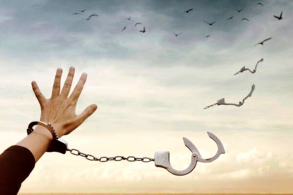 چرا فکر می کنید همه چیز تحت کنترل شما است؟_طلوع شرق 8 چرا فکر می کنید همه چیز تحت کنترل شماست؟ جور دیگر باید دید!