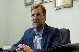 کشور به دولت اقتصاددان نیاز دارد / تیم اقتصادی دولت سیزدهم ضعیف بود / دولتها باید زبان‌جهان را بلد باشند