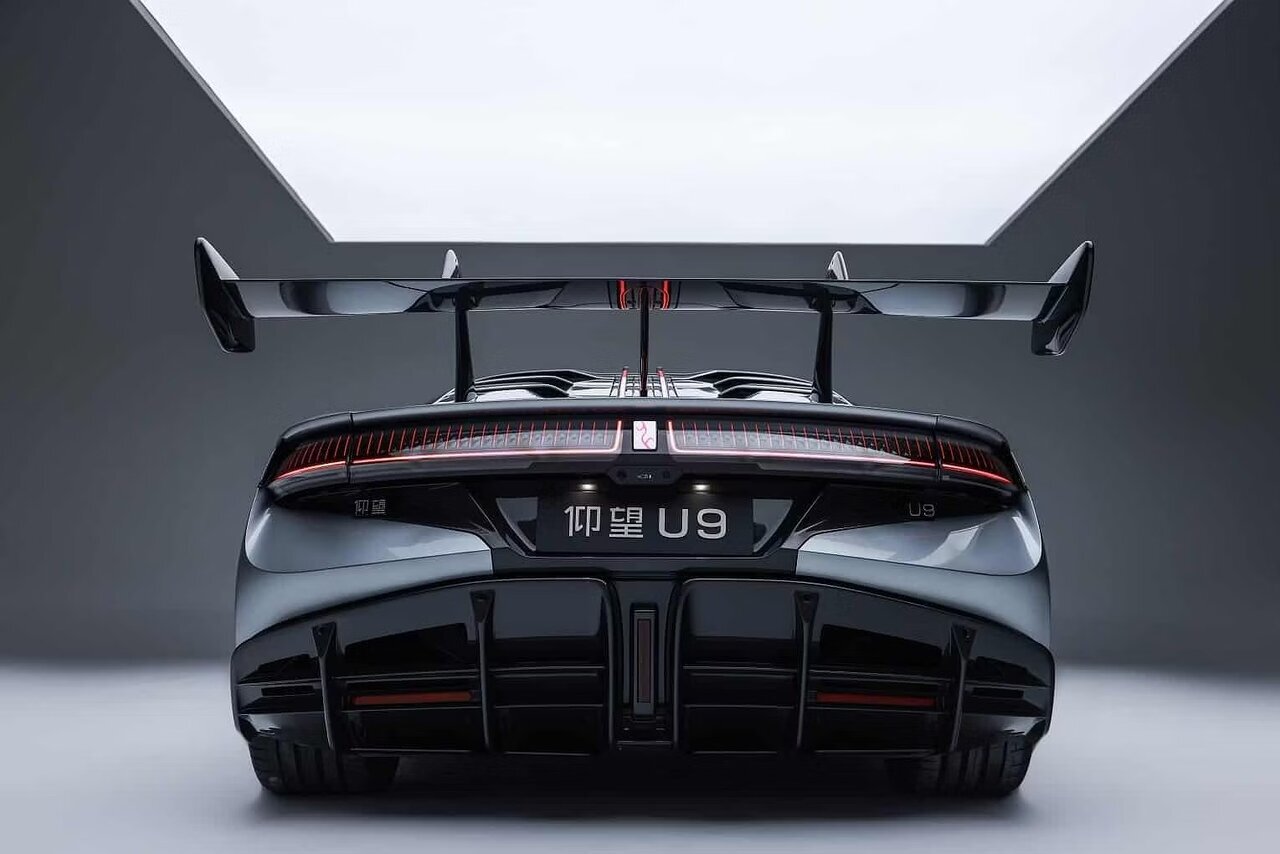 خودروی تازه چینی؛ تهدیدی برای پادشاهان قوت و شدت؟_طلوع شرق 8 چینیها به جهنم سبز آمدند! / تهدیدی برای پادشاهان قدرت و سرعت؟