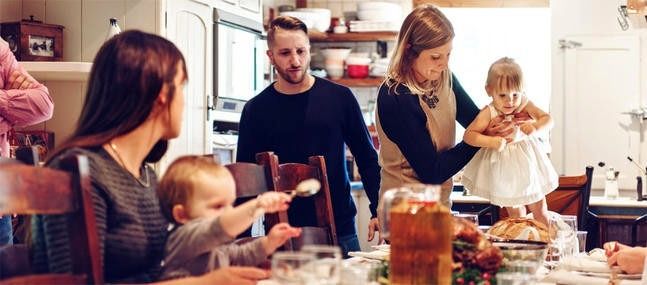 هنگامی همسرم خانواده اش را به من ترجیح می دهد، چه کار کنم؟_طلوع شرق 15 چه کنم وقتی همسرم خانواده اش را به من ترجیح می دهد؟