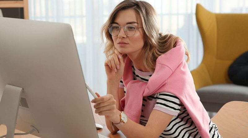 امروزه بسیاری از دانش‌آموزان و دانشجویان تکالیف خود را با استفاده از هوش مصنوعی انجام می‌دهند