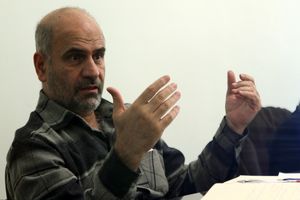 فرشاد مومنی :توانمندی مالی دولت برای محرومیت زدایی درحال سقوط به پیشاقاجار است/ پزشکیان برای اجتناب از شوک درمانی، شرافت گرو گذاشت_طلوع شرق 4 فرشاد مومنی :توانمندی مالی دولت برای محرومیت زدایی درحال سقوط به پیشاقاجار است/ پزشکیان برای اجتناب از شوک درمانی، شرافت گرو گذاشت