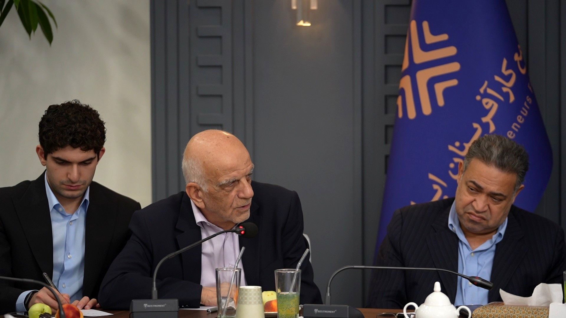 در قسمت اقتصادی با کارافرینان همفکری خواهم کرد_طلوع شرق 15 1724073204 83 در قسمت اقتصادی با کارافرینان همفکری خواهم کرد طلوع شرق