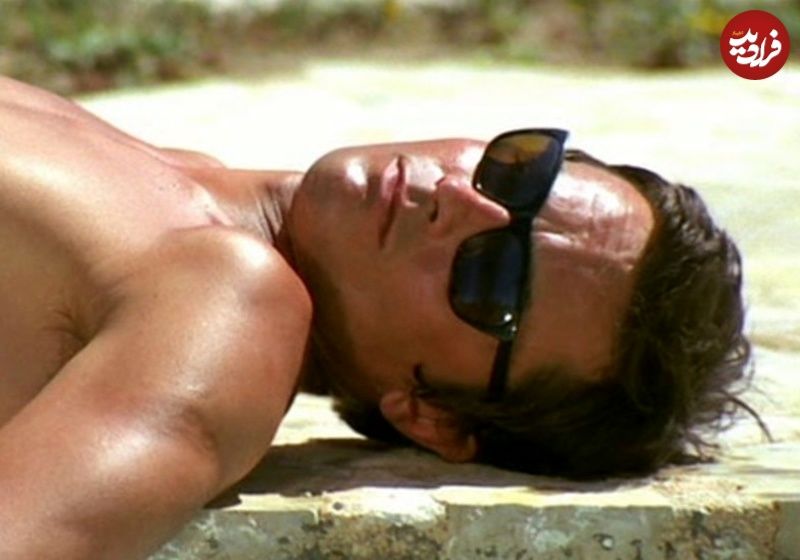 5 فیلم برتر آلن دلون؛ هنگامی «زیباترین مرد جهان» بود_طلوع شرق 12 استخر