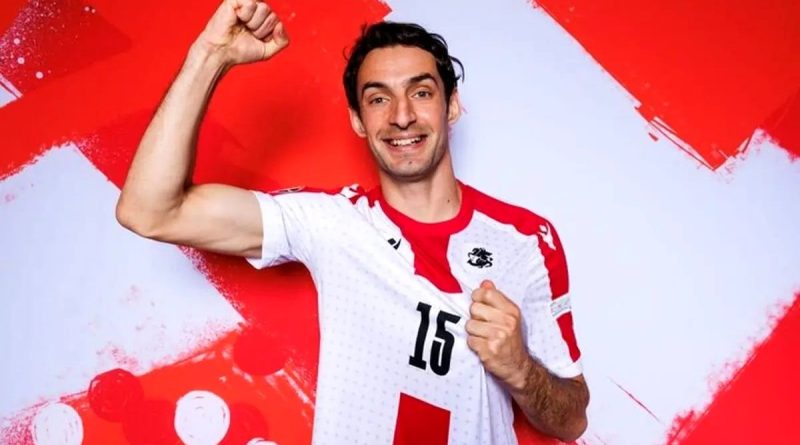 گئورگی گولسیانی همراه با خانواده‌اش در کنار برج میلاد/ عکس

