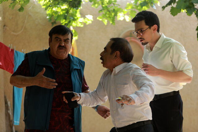 تحول چهره اکبر عبدی در یک سریال تازه تلویزیونی_طلوع شرق 8 تغییر چهره اکبر عبدی در یک سریال جدید تلویزیونی | ببینید