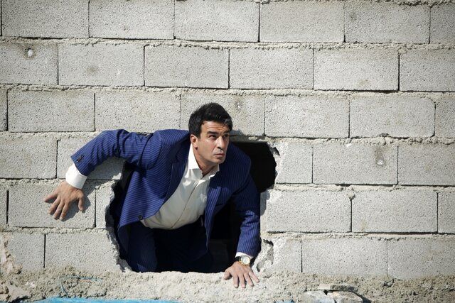 تحول چهره اکبر عبدی در یک سریال تازه تلویزیونی_طلوع شرق 9 تغییر چهره اکبر عبدی در یک سریال جدید تلویزیونی | ببینید