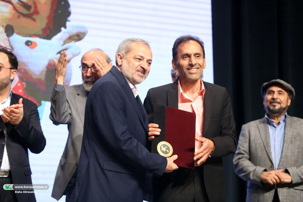 مرضیه برومند، مجید قناد و بهرام شاهمحمدلو در جشن کودکان کانون_طلوع شرق 4 91