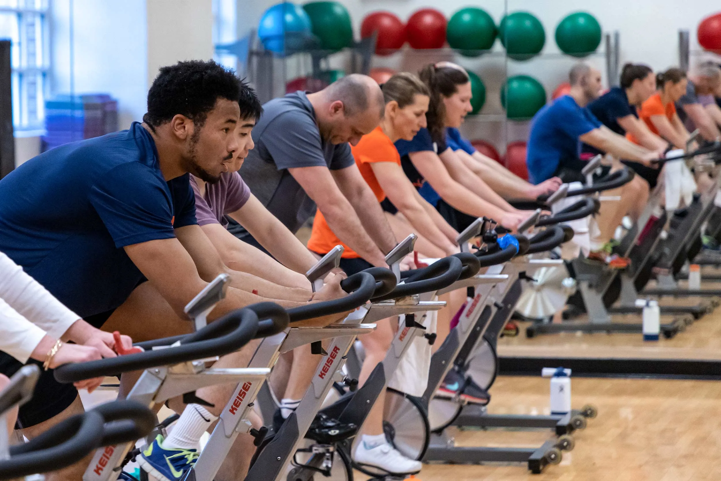 معارفه بهترین تمرینات برای افت چربی بدن_طلوع شرق 15 1727105635 959 معارفه بهترین تمرینات برای افت چربی بدن طلوع شرق.webp