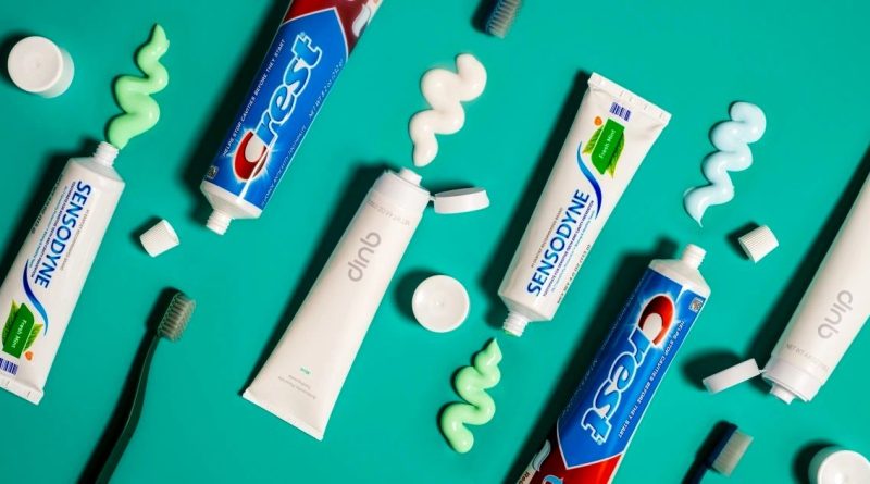 دندانپزشکان توصیه می‌کنند از این نوع خمیردندان‌ها دوری کنید! / ترجمه