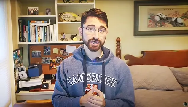 این مرد در طول یک ماه ۷۰۰ عدد تخم مرغ خورد و نتیجه این آزمایش شگفت انگیز بود_طلوع شرق 9 1728194433 914 این مرد در طول یک ماه ۷۰۰ عدد تخم مرغ.webp