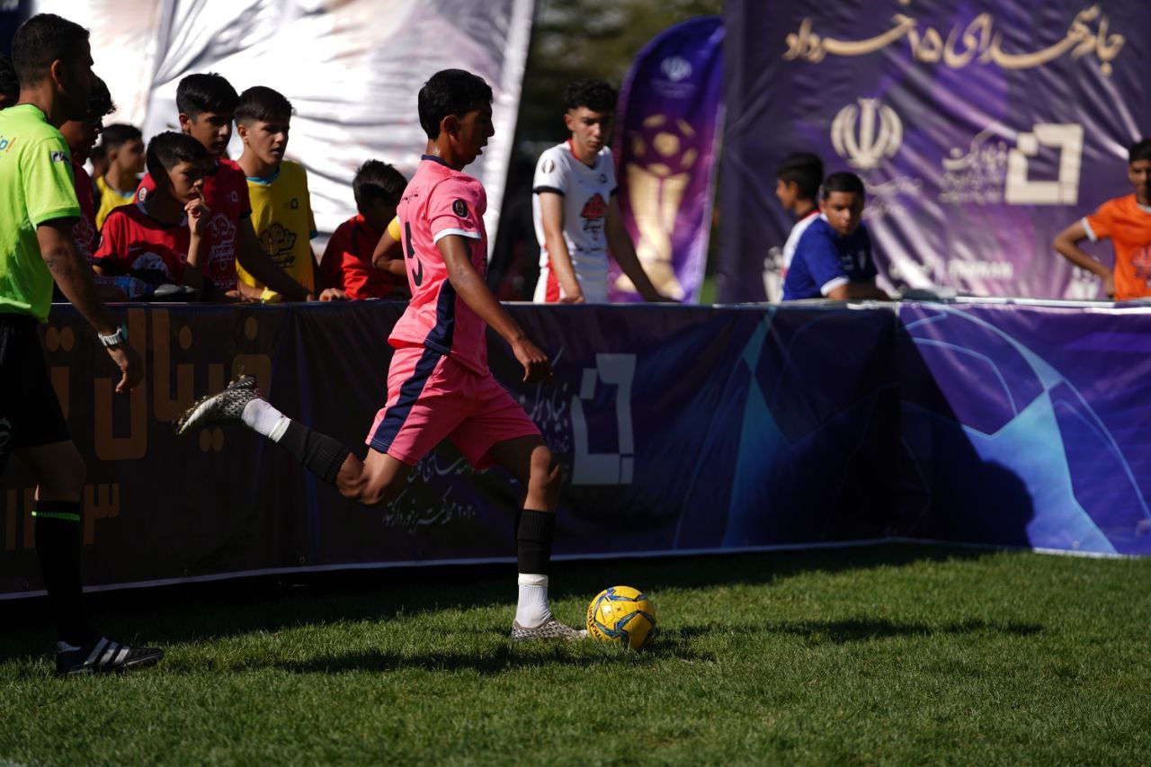 رقابت های فوتبال کشوری محلات جام شهدای 15 خرداد برگزار شد/ تصاویر_طلوع شرق 12 photo_2024-10-06_04-18-23 (2)