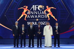 اکرم عفیف مرد سال آسیا شد/ احمدعباسی برترین فوتسالیست شد، طارمی پشت سر سون ماند