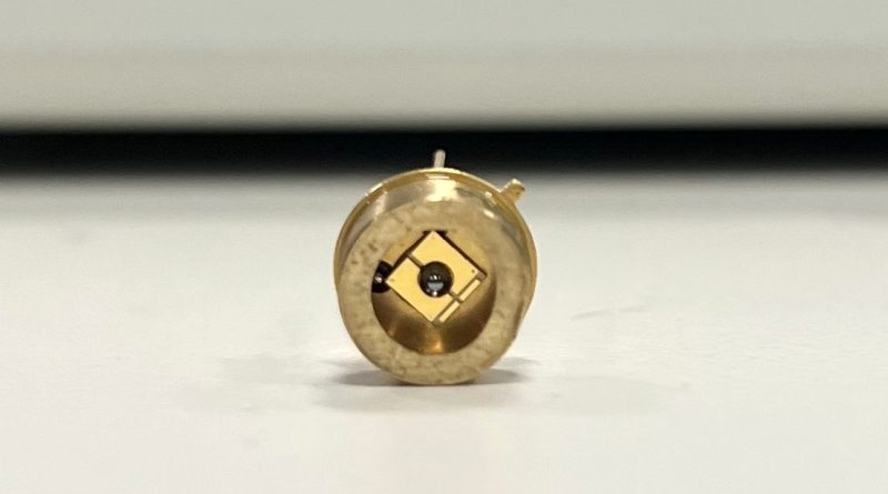 این دستگاه کوچک تولید انرژی خورشیدی در شب را ممکن کرده است / ترجمه