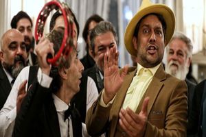 چرا حامد بهداد باید برقصد تا فیلمی بفروشد؟_طلوع شرق 12 چرا حامد بهداد باید برقصد تا فیلمی بفروشد؟