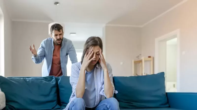 با شوهر شکاک و بدبین چطور رفتار کنیم؟