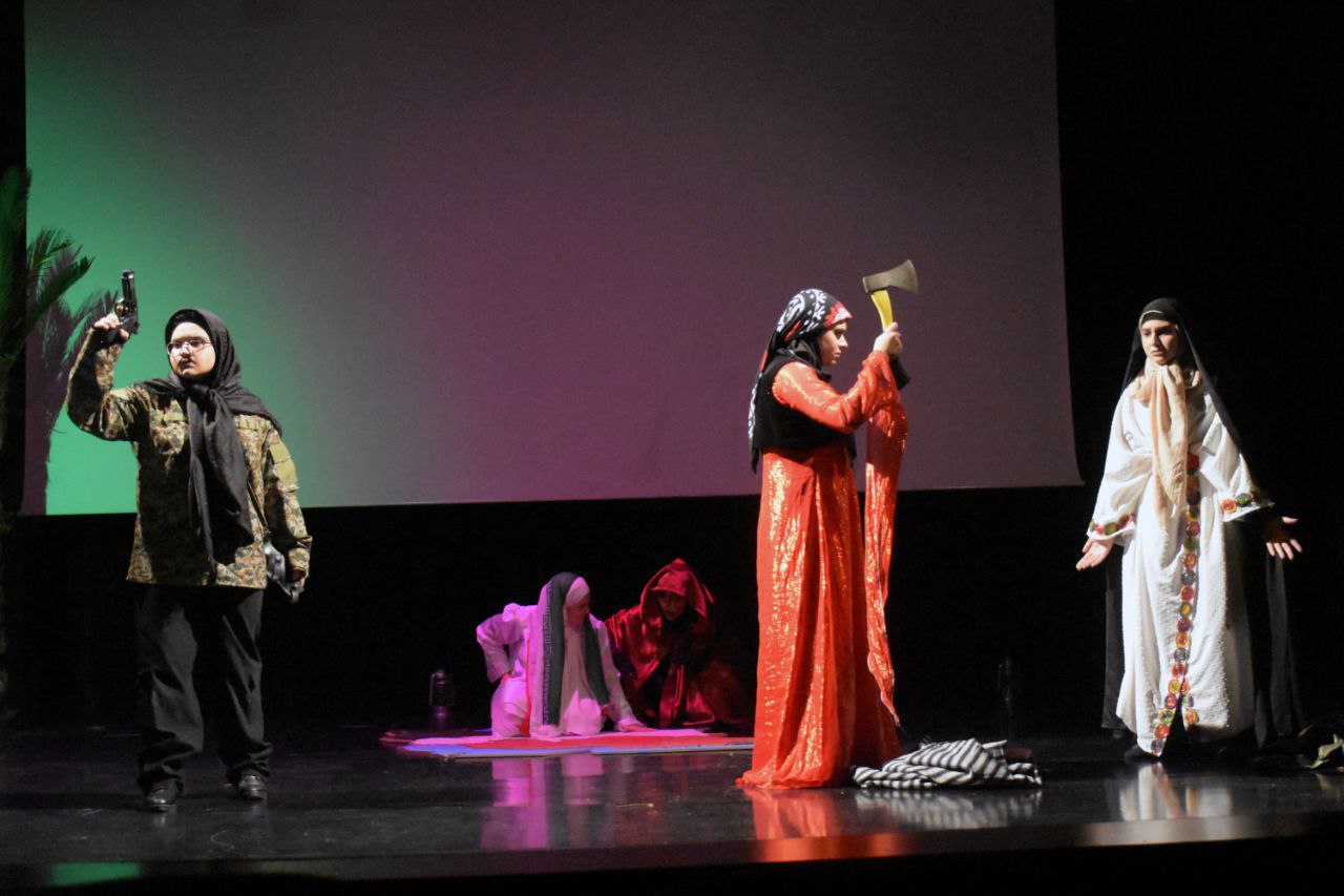 تب ترندها باید در تئاتر نقل شود/ نوجوان امروزی بدون علتحرفی نمیپذیرد_طلوع شرق 12 تئاتر نوجوانان