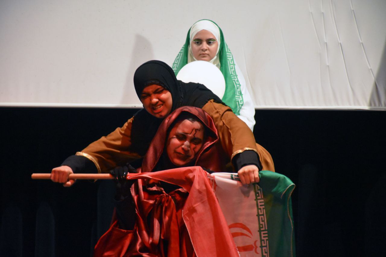 تب ترندها باید در تئاتر نقل شود/ نوجوان امروزی بدون علتحرفی نمیپذیرد_طلوع شرق 10 تئاتر نوجوانان