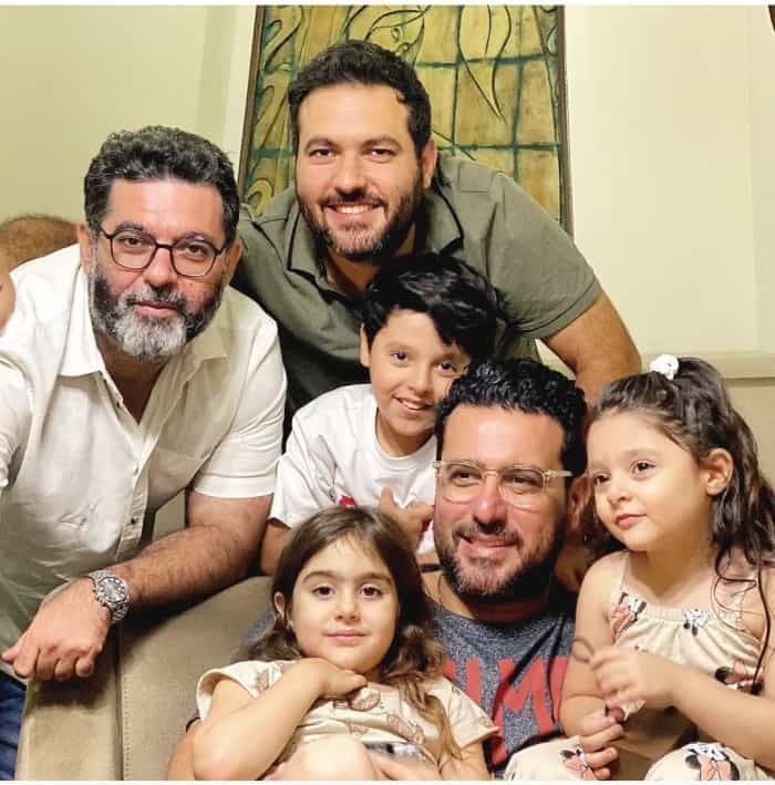 زندگی و آلبوم تصاویر همراه تازه جناب خان /عکس_طلوع شرق 17 محسن کیایی