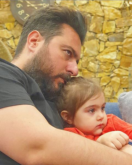 زندگی و آلبوم تصاویر همراه تازه جناب خان /عکس_طلوع شرق 18 محسن کیایی