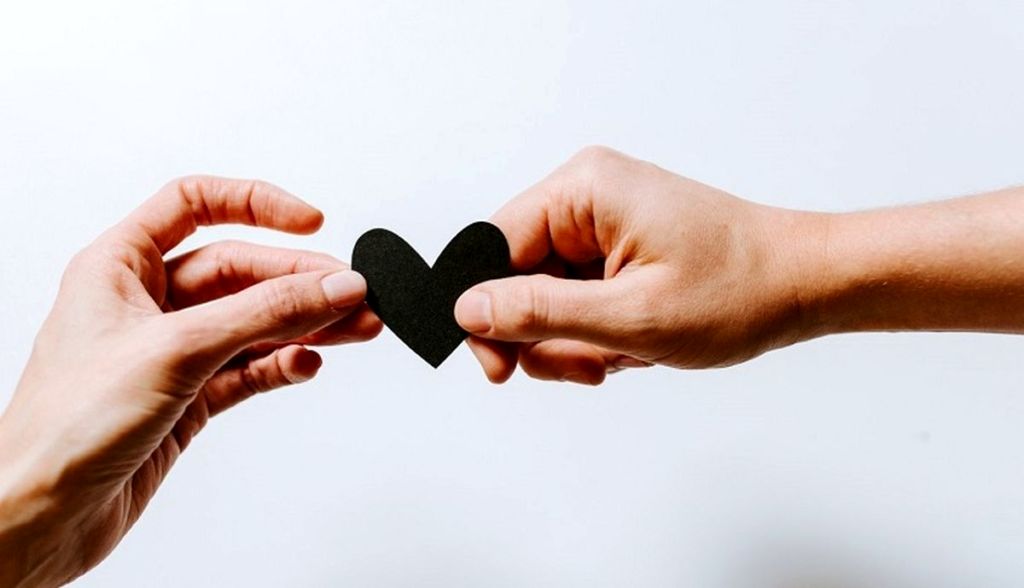 1738102252 112 انتخاب های رنگی و زناشویی طلوع شرق