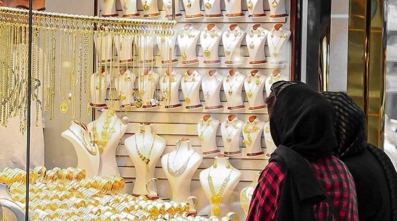 سیگنال‌های پرهزینه همتی برای جیب مردم/ آقای وزیر، چرا با کلمات بازی می‌کنید؟