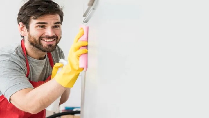 محلول پاک کننده جادویی خانگی برای تمیز کردن دیوارها_طلوع شرق 4 محلول-پاک-کننده-جادویی-خانگی-برای-تمیز-کردن-دیوارها