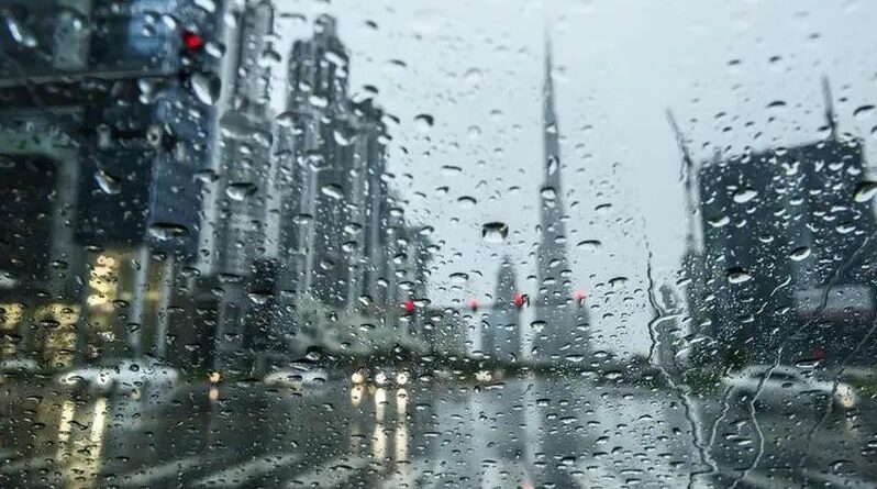 بارش بیشتر باران در امارات / ابرها را با هوش مصنوعی بارور می‌کنند