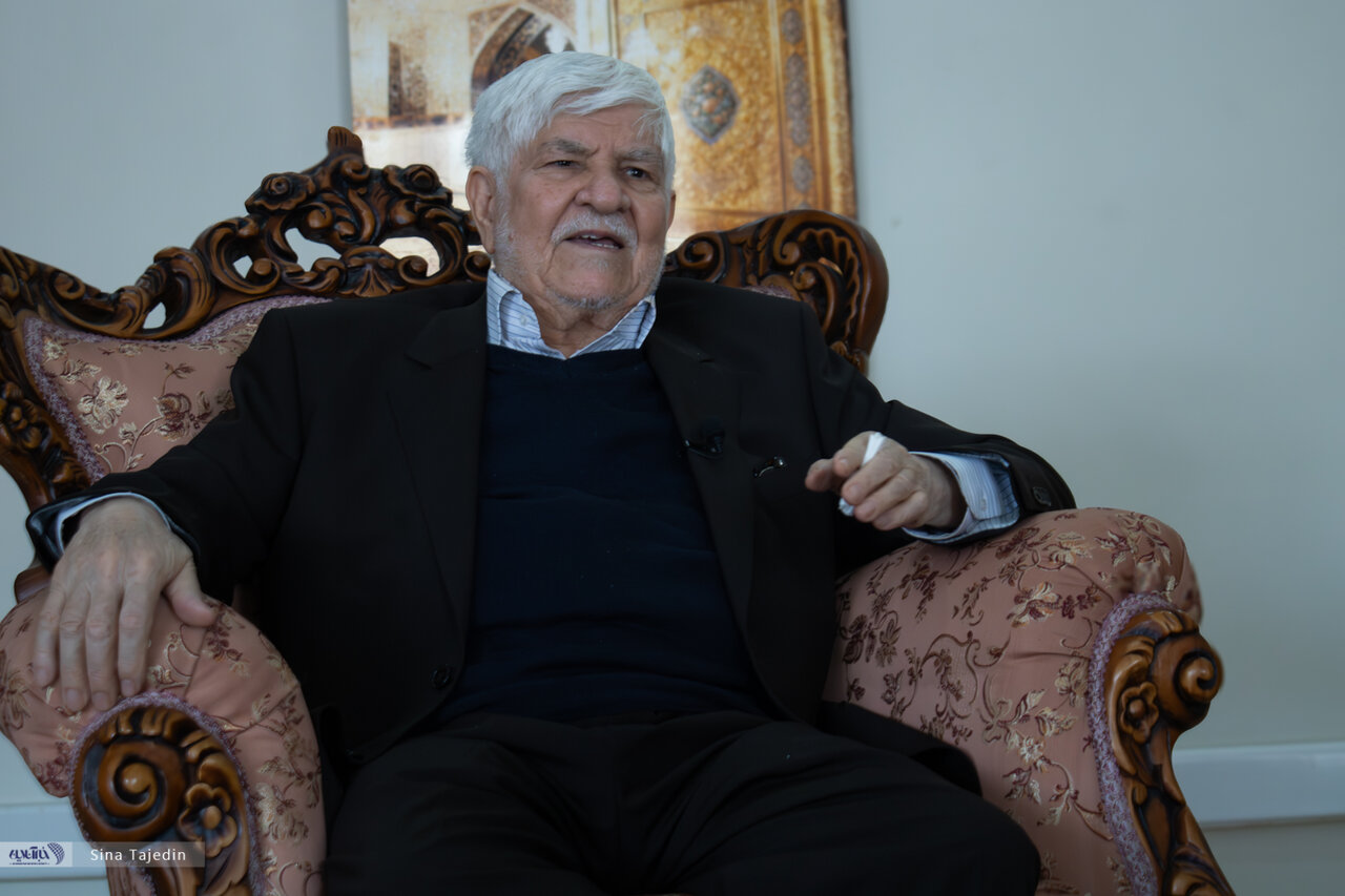 امام(ره) سریال «اوشین» را دوست داشتند/ شش تکه از سریال «امام علی» حذف شد/ حقیقت «اوشین» چیزی نبوده است که ما نشان دادیم، حذفیات بسیاری داشت_طلوع شرق 3 امام(ره) سریال «اوشین» را دوست داشتند/ شش قسمت از سریال «امام علی» حذف شد/ واقعیت «اوشین» چیزی نبود که ما نشان دادیم، حذفیات زیادی داشت