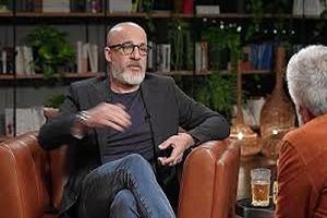 آقای امیر آقایی، کمی سکوت برای تندرستی‌ات بد نیست