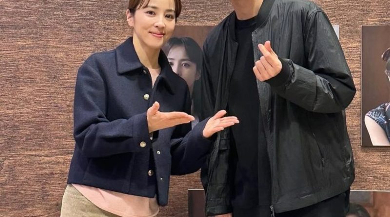 تصویر جدید بازیگر نقش سوسانو در کنار همسر فوتبالیستش