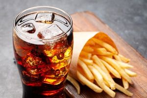 میگرن دارید؟ شاید کوکاکولا و سیب‌زمینی سرخ‌کرده راه نجات‌تان باشد!