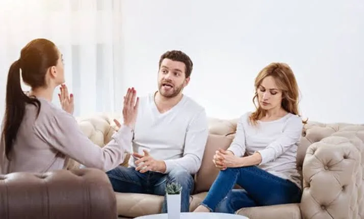 چرا برخیها همیشه وسط سخن دیگران میپرند؟_طلوع شرق 2 2